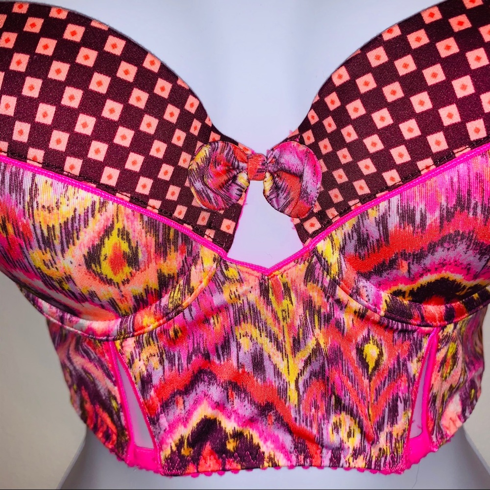 Victoria’s Secret lingerie set bra and thong - Picture 3 of 8